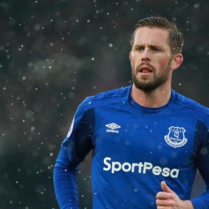 kaiyun官方-鹰翼撕裂铜墙铁壁，当姆巴佩的绿茵闪电撞击生存悬崖，当生存悬崖边对决足球文明——姆巴佩撕裂铜墙铁壁的鹰翼